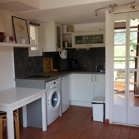 Studio Le Lavandou, 1 Piece, 2 Personnes - Fr-1-308-99 Apartment Le Lavandou